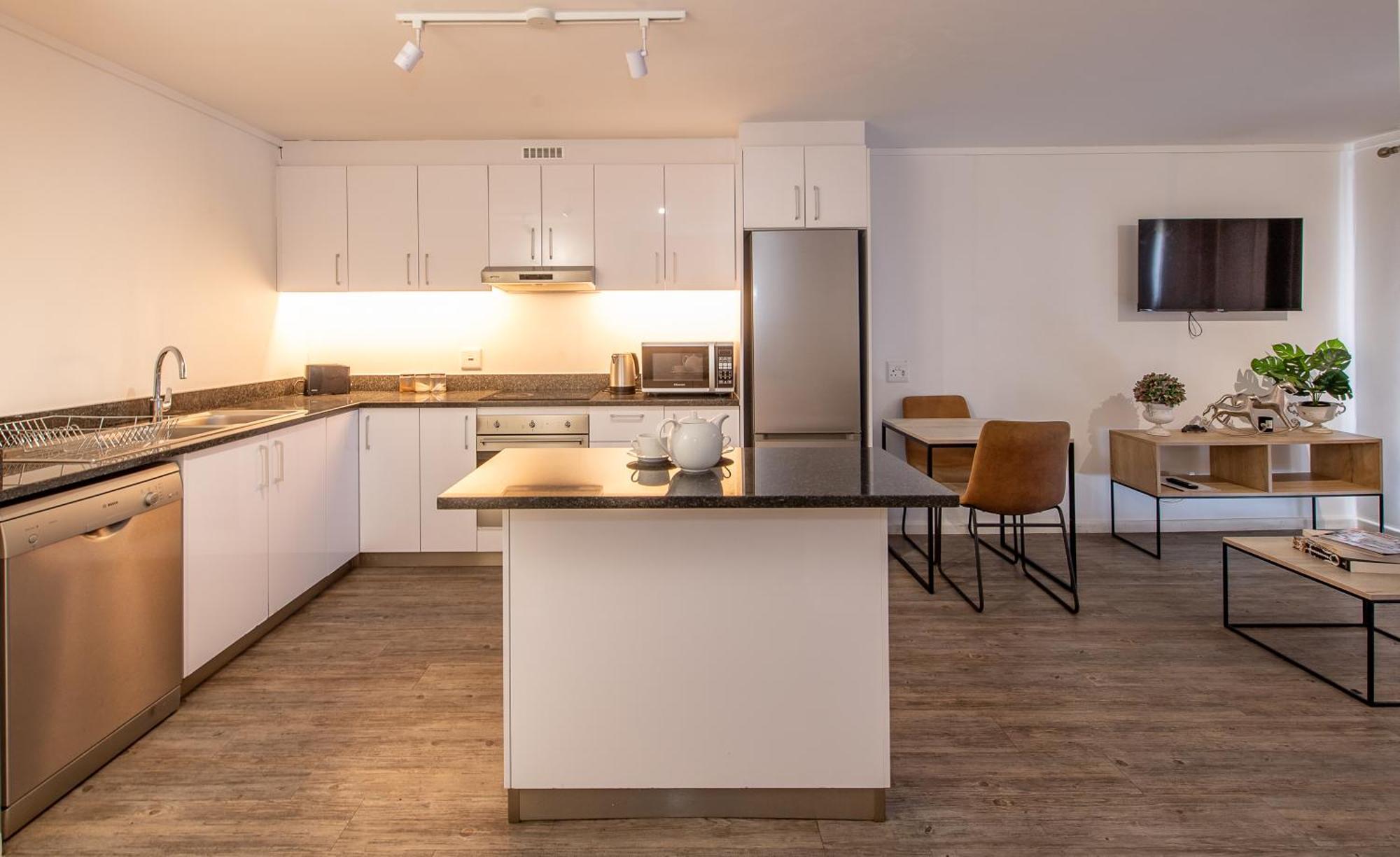 Modern 2 Bedroom Castlerock * Cape Town