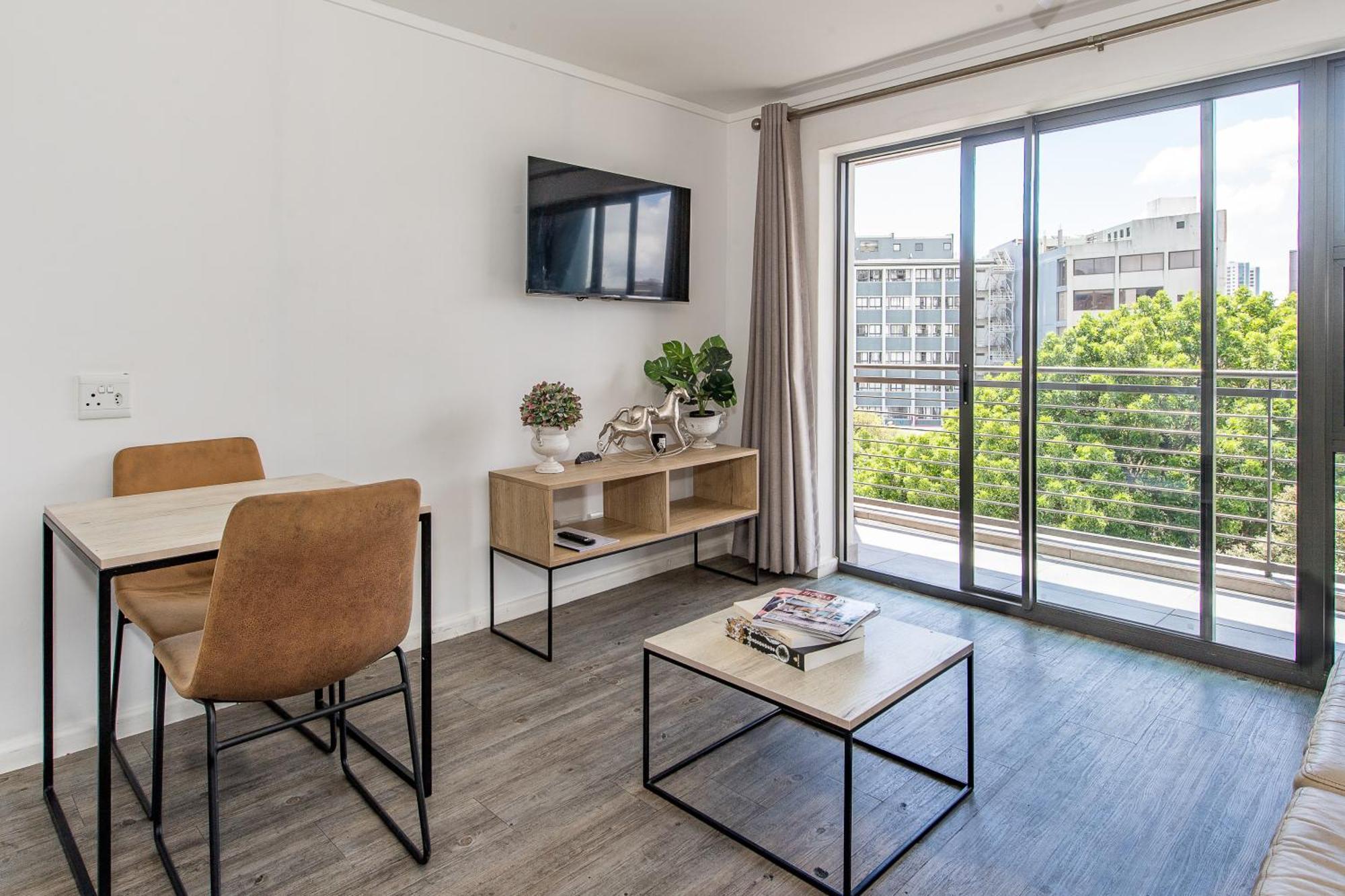 Modern 2 Bedroom Castlerock Apartment Cape Town