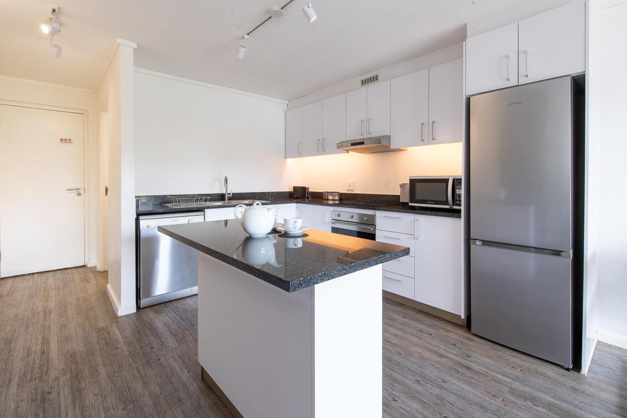 Apartment Modern 2 Bedroom Castlerock Cape Town